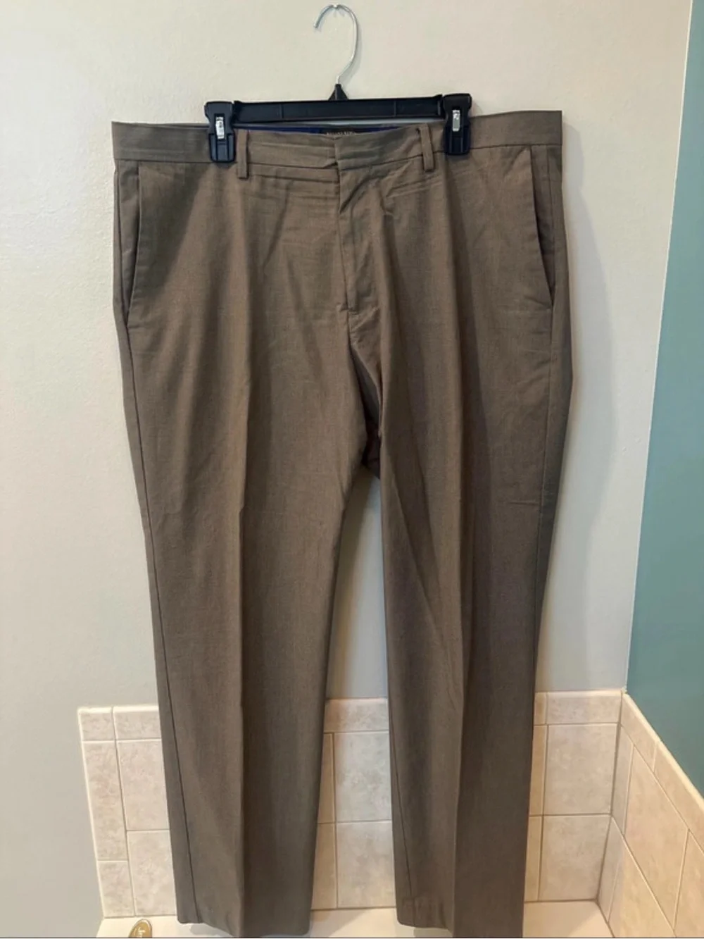 Men's Banana Republic Classic Flat-Front Dress Pants in Brown check size 38x32
